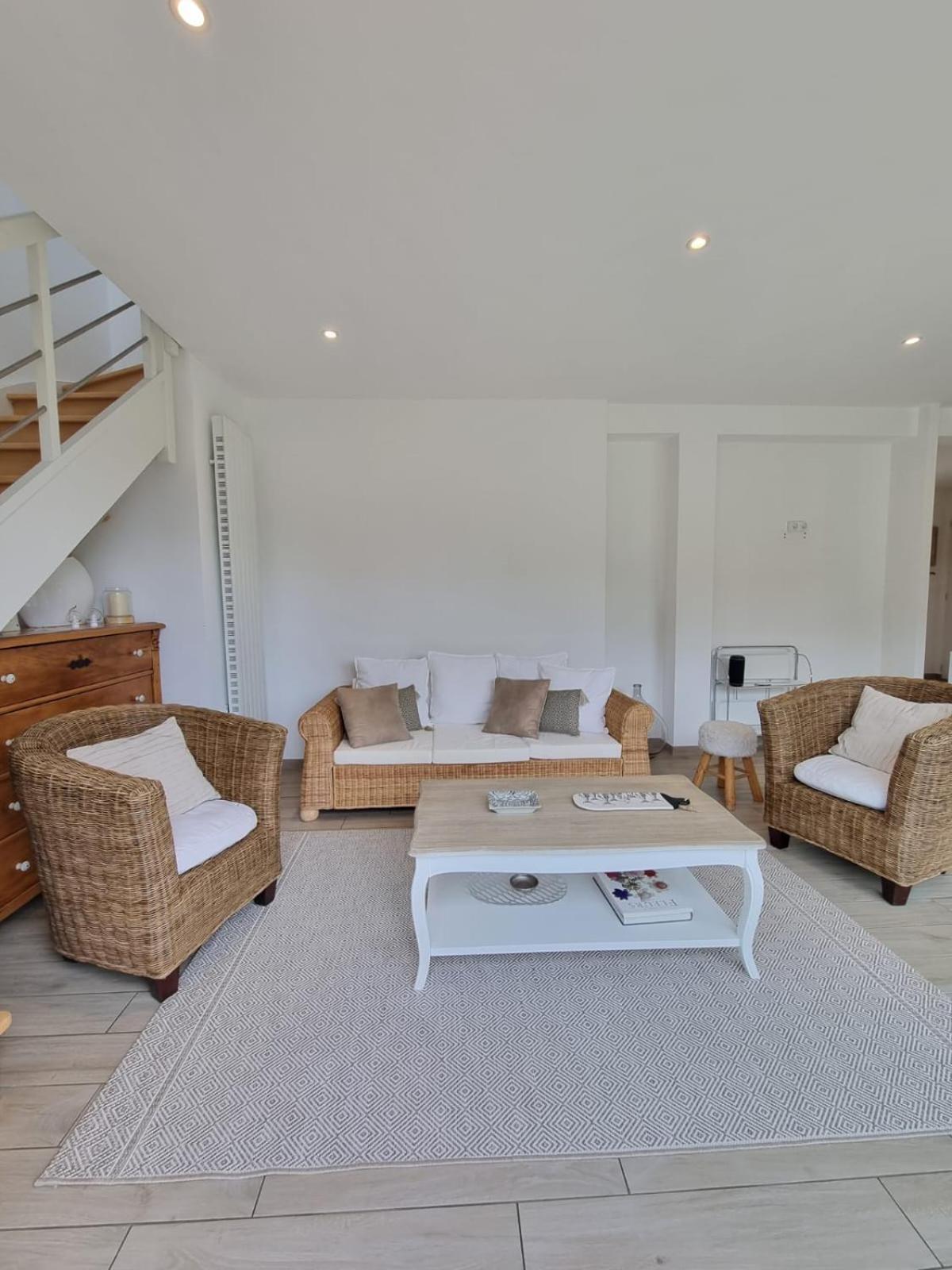 Phare De Lumiere De St-lunaire Spacieux, A 5 Min De La Holiday home